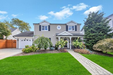 47 Choir Ln, Westbury, NY 11590 - photo 4