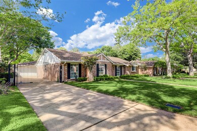 10010 Overbrook Ln, Houston, TX 77042 - photo 2