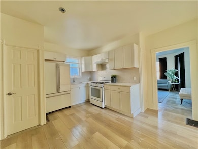 57 Garden St, Pawtucket, RI 02860 - photo 3