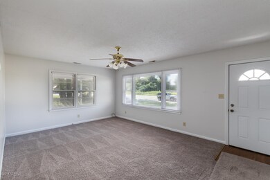 706 Country Club Rd, Jacksonville, NC 28546 - photo 6