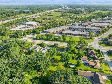 9517 W Central Rd, Des Plaines, IL 60016 - photo 4