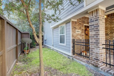 609 Rutland St unit A, Houston, TX 77007 - photo 3