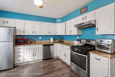 Kitchen_3rd_photo_1214_ROZBERN_CT