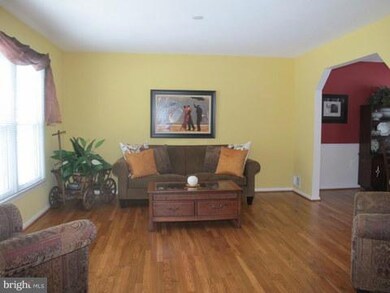 4705 Cherry Valley Dr, Rockville, MD 20853 - photo 5