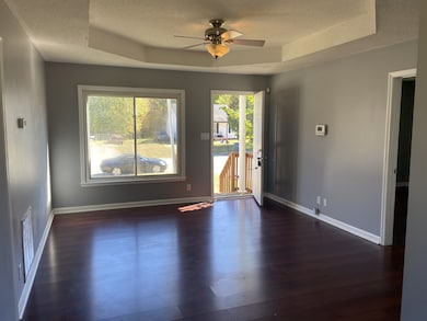 582 Anita Dr, Clarksville, TN 37042 - photo 6