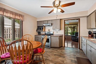 3607 Wren Ln, Rolling Meadows, IL 60008 - photo 6