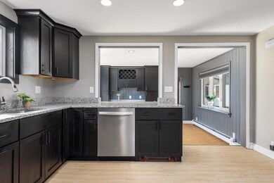 22 Hall Ct, Portsmouth, NH 03801 - photo 3