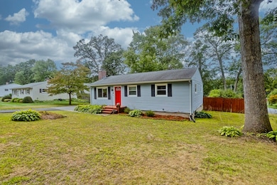 90 Feltham Rd, Springfield, MA 01118 - photo 4