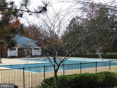 20375 Cottswold Terrace unit 74, Sterling, VA 20165 - photo 4