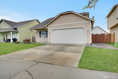 9915 Greenleaf Loop SE, Yelm, WA 98597 - photo 2