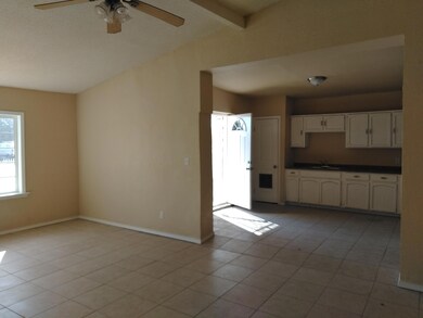 663 Mauer Rd unit B, El Paso, TX 79915 - photo 6