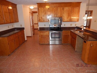 7412 Belfield Rd, North Chesterfield, VA 23237 - photo 5