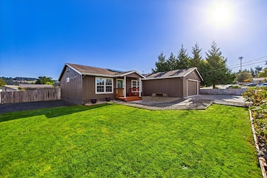 1845 Thelma St, Fortuna, CA 95540 - photo 4