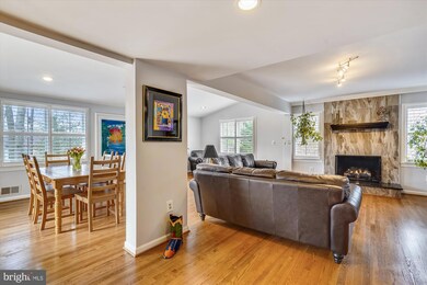 2598 Quincy Adams Dr, Herndon, VA 20171 - photo 2