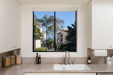 23-web-or-mls-02 - Kitchen