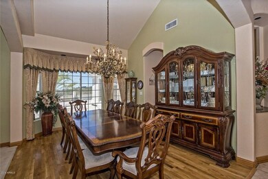 005_Formal Dining