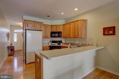 892 Walnut St, New Holland, PA 17557 - photo 4