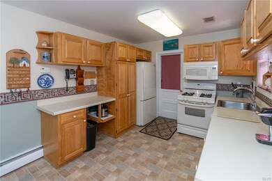 3118 Birch St N, Whitehall, PA 18052 - photo 6