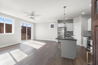 3962 SW Coyote Ave, Redmond, OR 97756 - photo 5