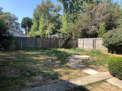 520 W 11th St, Peru, IN 46970 - photo 3