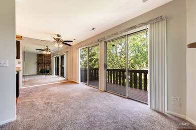 310 Newport Ln unit C2, Bartlett, IL 60103 - photo 5