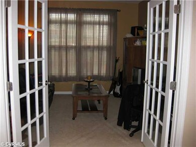 Living Room - This room would also make a fantasti