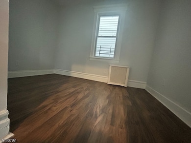 182 Seymour Ave unit 2, Newark, NJ 07108 - photo 6