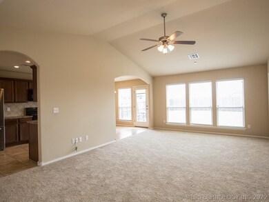 3405 E Trenton St, Broken Arrow, OK 74014 - photo 4