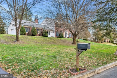 107 Hillcrest Ave, Schwenksville, PA 19473 - photo 6