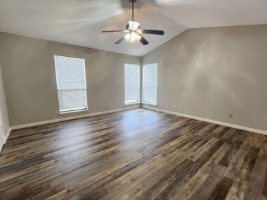 7703 Bateman Ln unit 7703, Houston, TX 77088 - photo 5
