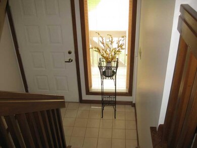 Entry/Foyer.