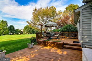 10808 Crippen Vale Ct, Reston, VA 20194 - photo 4