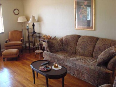 Living Room. Room Size 11  3