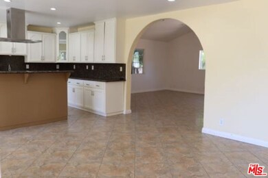 19135 Cantara St, Reseda, CA 91335 - photo 2