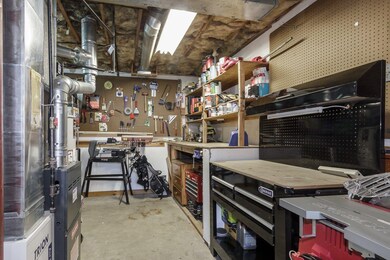 25 Burt St, MerriMacK, NH 03054 - photo 5