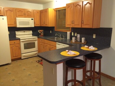 106 Aster Ct, Milford, PA 18337 - photo 2