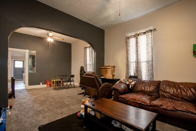 824 W Calhoun St-8