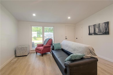 507 N Geronimo Dr, Independence, MO 64056 - photo 2