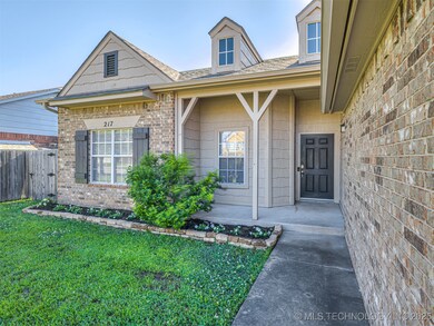217 D P Newman Cir, Kiefer, OK 74041 - photo 3