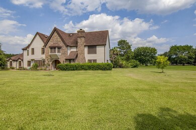 5225 W Zephyr Dr, Alvin, TX 77511 - photo 3