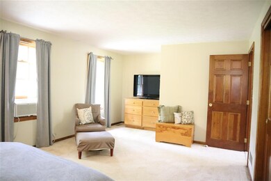 28 Chase Brook Cir, Litchfield, NH 03052 - photo 3