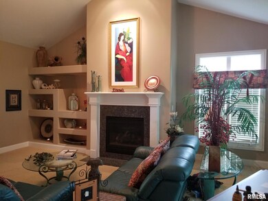 4711 N Weaverridge Blvd, Peoria, IL 61615 - photo 5