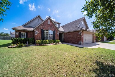 4709 S Poplar Ave, Broken Arrow, OK 74011 - photo 2