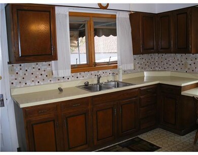 3422 Hampshire Rd, Erie, PA 16506 - photo 3