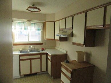 63 Geneva St, Pawtucket, RI 02860 - photo 5