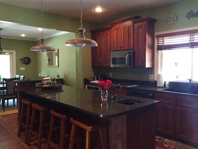 Shaker cabinets and Breakfast Bar