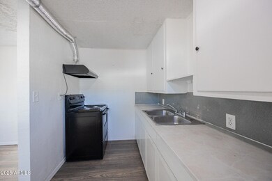2537 E Willetta St unit 1, Phoenix, AZ 85008 - photo 5