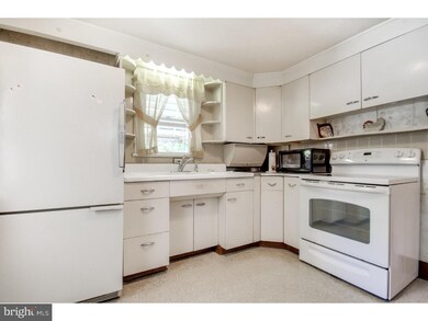 4 Mellon Ave, Gibbstown, NJ 08027 - photo 7