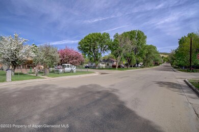 690 Pershing St, Craig, CO 81625 - photo 5