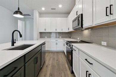 31400 Pendleton Landing Cir, Wesley Chapel, FL 33545 - photo 7